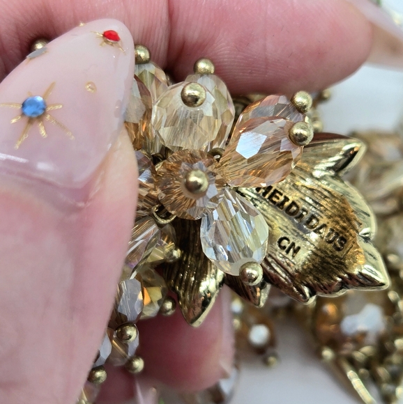 Heidi Daus Champagne Swarovski Crystal Grape Cluster  Necklace and Earring Set - Picture 11 of 12